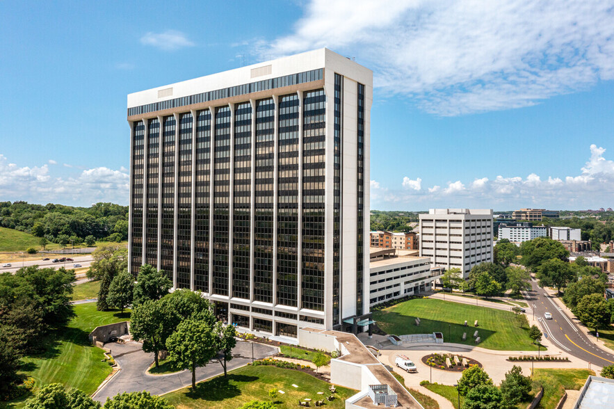 600 Highway 169 S, Saint Louis Park, MN for rent - Building Photo - Image 1 of 9