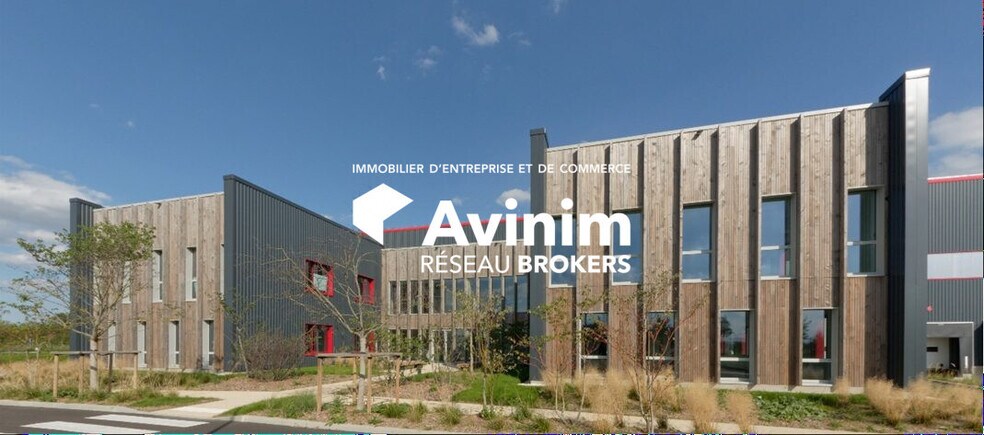 Industrial in Le Thillay to rent - Building Photo - Image 3 of 3