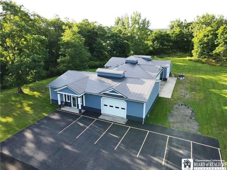 699 Versailles Rd, Silver Creek, NY for sale - Building Photo - Image 1 of 17