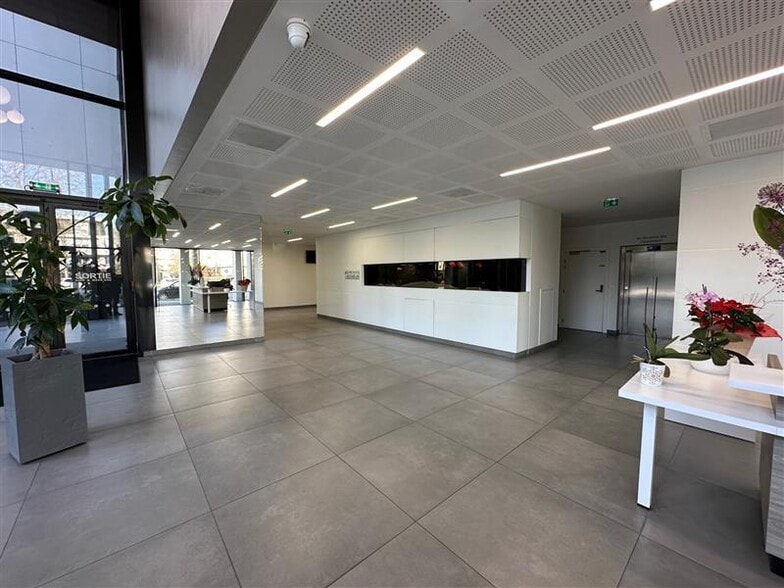 Office in Montévrain to rent - Building Photo - Image 3 of 10