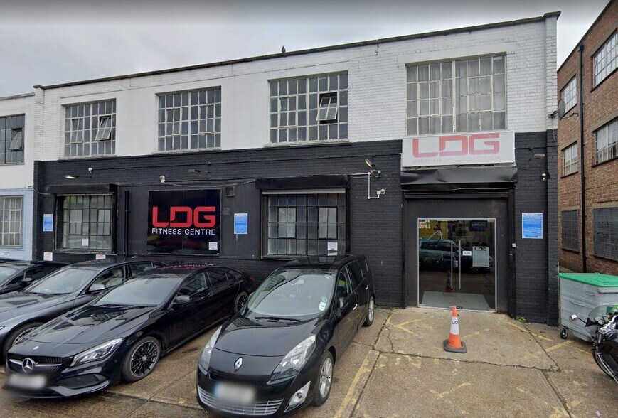 13 Bridge Clos, Romford for sale - Building Photo - Image 1 of 1