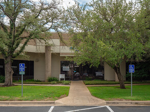 12100 Technology Blvd, Austin, TX for rent Building Photo- Image 2 of 4