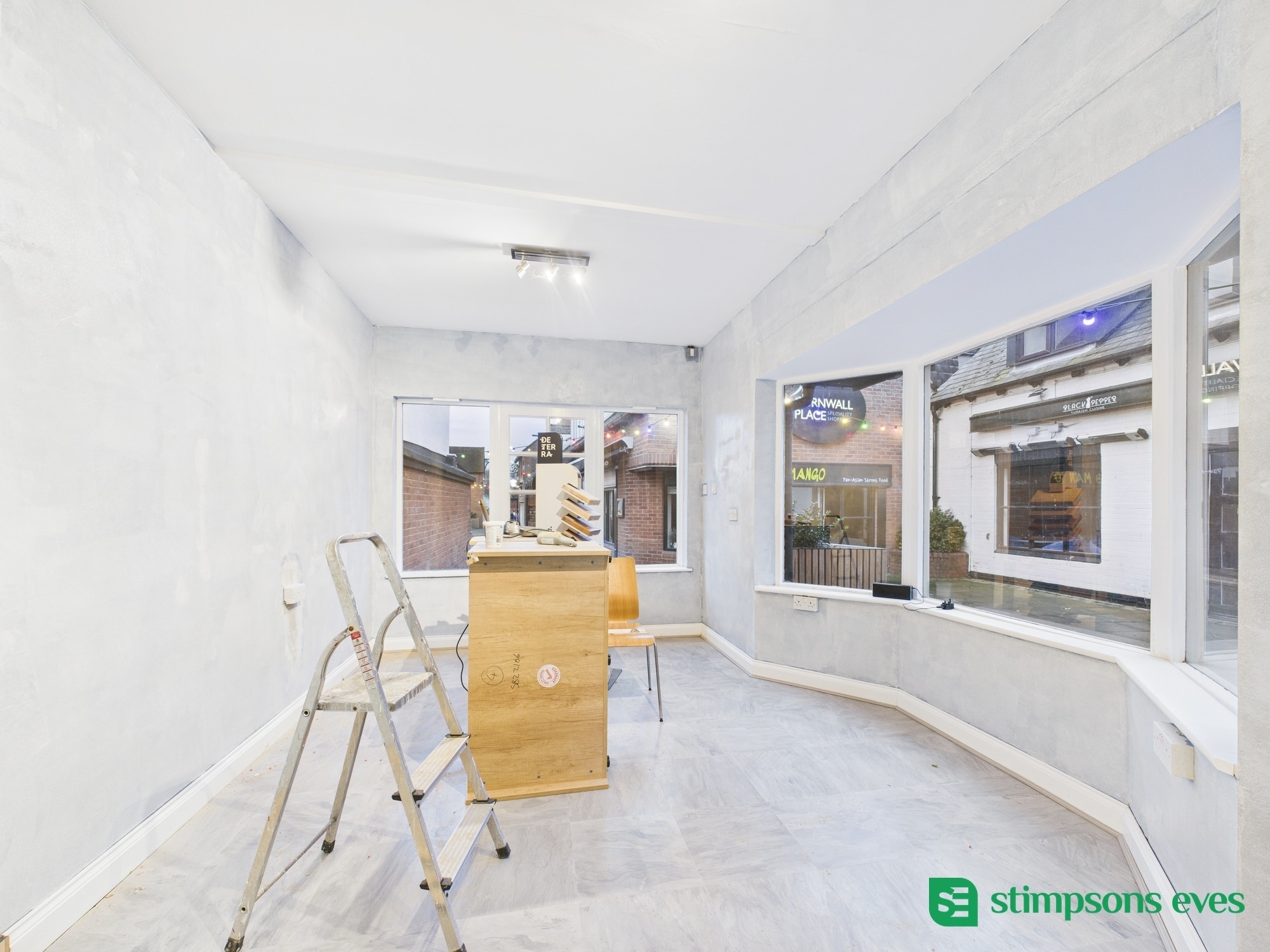 16 Cornwall Pl, Buckingham to rent Interior Photo- Image 1 of 3