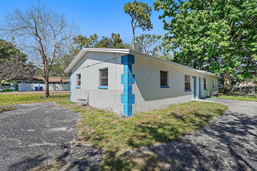 15197 Westminister Ave, Clearwater, FL for sale - Building Photo - Image 2 of 3