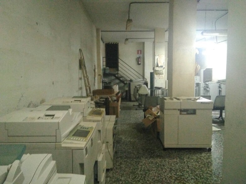 Retail in Cáceres, Cáceres to rent - Primary Photo - Image 1 of 9