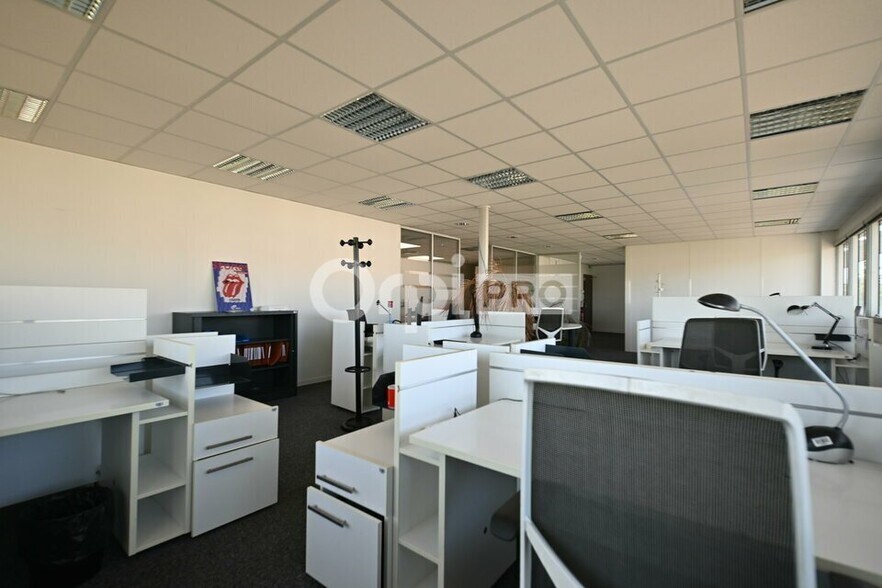 5 Rue Edison, Bron to rent - Interior Photo - Image 2 of 14