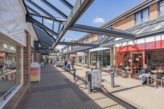 More details for The Broadway, Thatcham - Retail to Rent