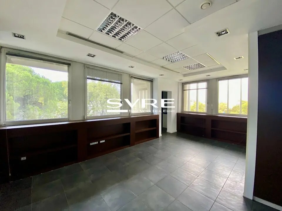 Location Bureaux 360 m² - Photo 1