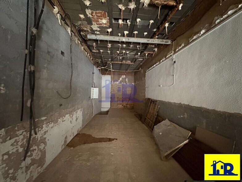 Retail in Cuenca, Cuenca to rent - Interior Photo - Image 3 of 4