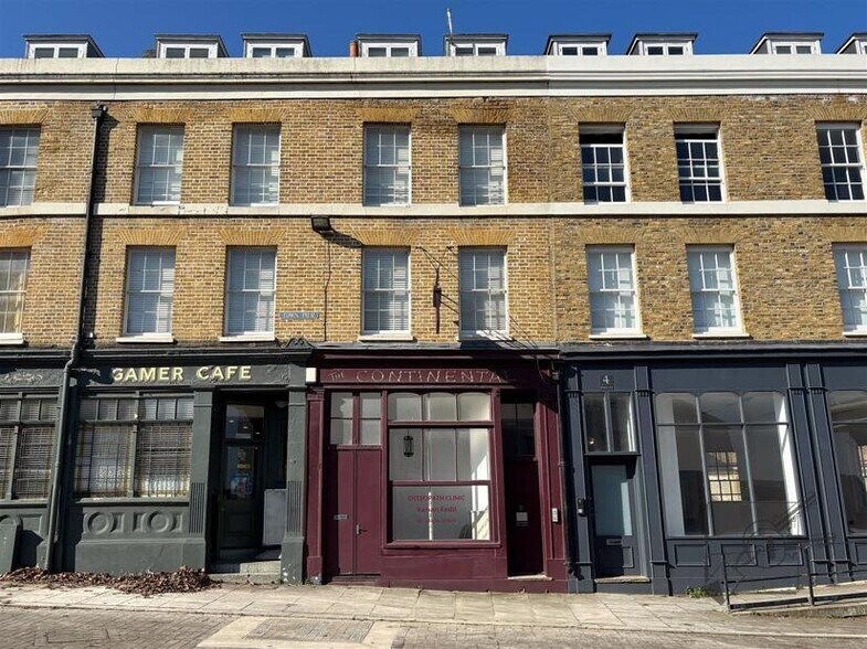 Town Pier, Gravesend for sale - Primary Photo - Image 1 of 1