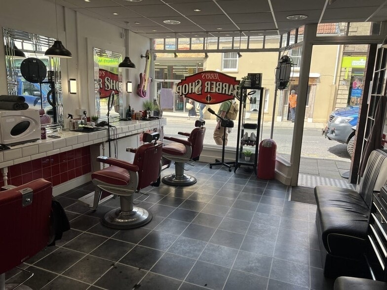 68-68a High St, Glastonbury for sale - Interior Photo - Image 2 of 7