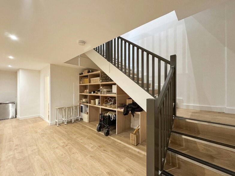 Pied Bull Yard, London to rent - Building Photo - Image 3 of 6