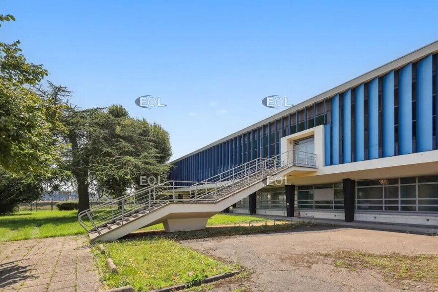 Light Industrial in Alfortville to rent - Building Photo - Image 3 of 13