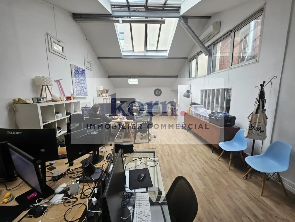 Location Bureaux 100 m² - Photo 1