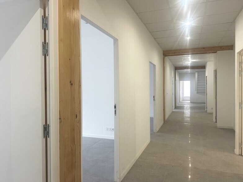 Office in Villeurbanne to rent - Building Photo - Image 3 of 6