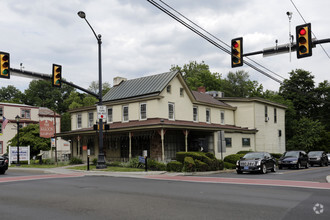 203 N Sycamore St, Newtown, PA for sale Primary Photo- Image 1 of 1