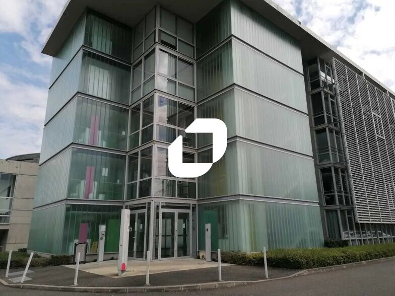 Office in Mérignac to rent - Building Photo - Image 1 of 13