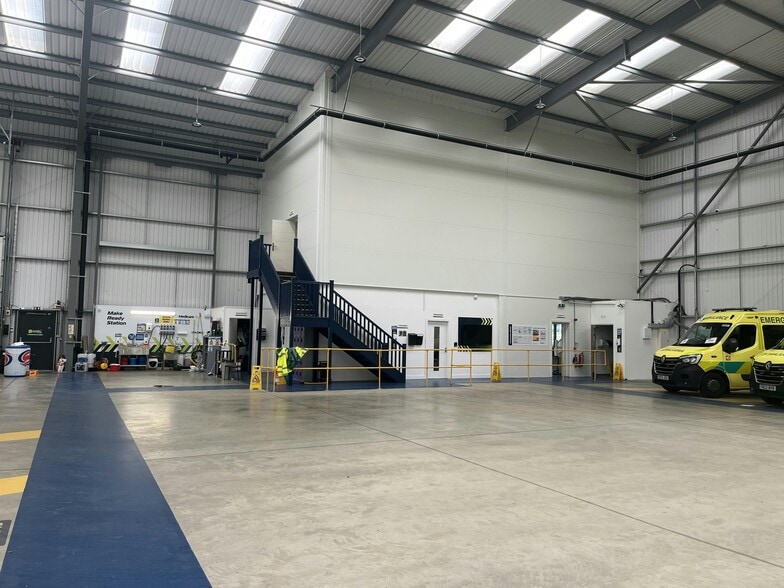 High St, Westcott to rent - Interior Photo - Image 3 of 34