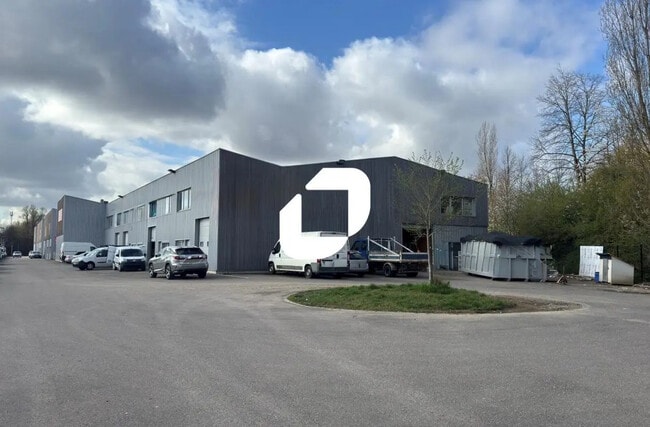 Location Local d'activités 215 m²