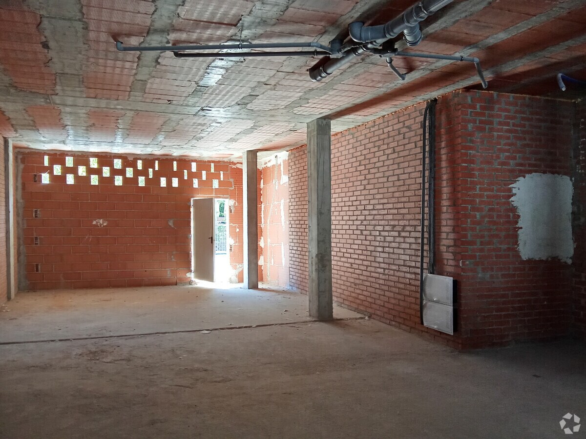 Calle Julián Berrendero, 14, San Agustín del Guadalix, MAD 28750 -  -  - Interior Photo - Image 2 of 5