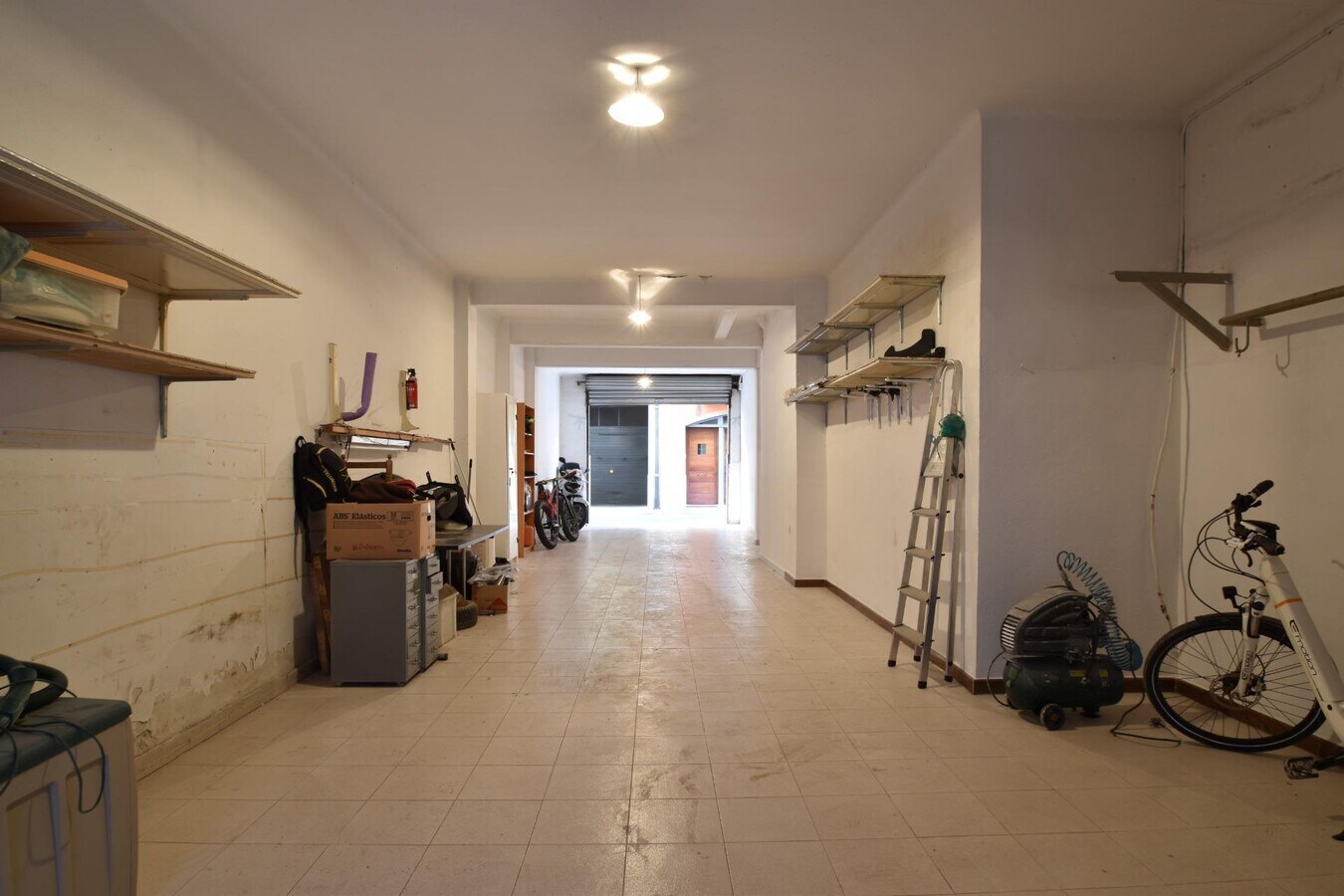 Vilanova i la Geltrú, BAR 08800 - Unit - - - Interior Photo - Image 2 of 10