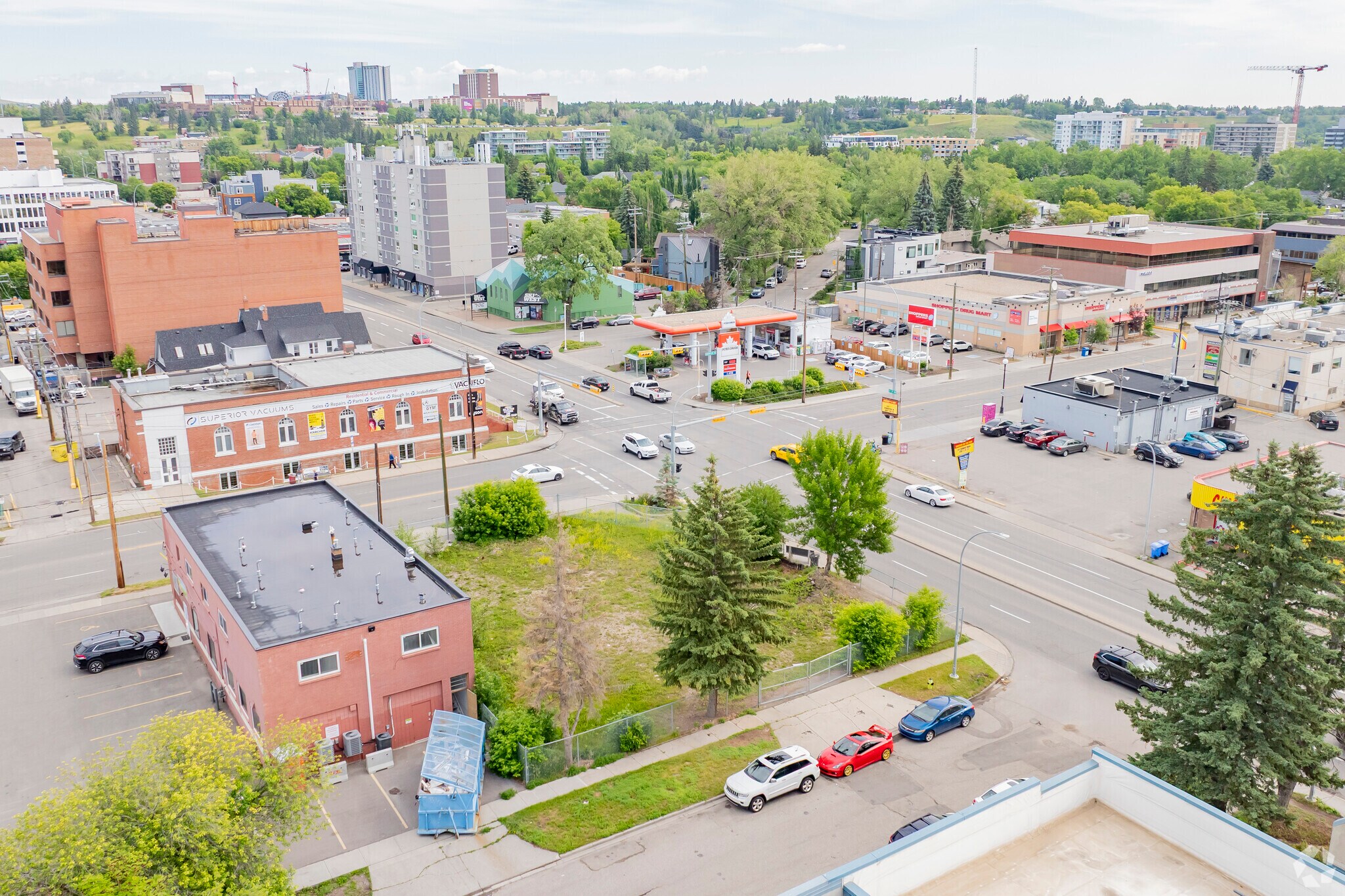 1601 Kensington Rd NW, Calgary, AB for sale Primary Photo- Image 1 of 1