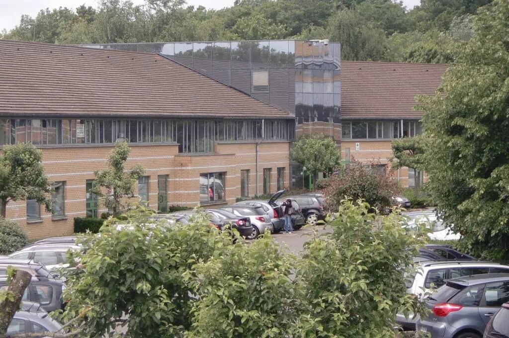 Rue Albert Einstein, Champs-sur-Marne for sale Building Photo- Image 1 of 15