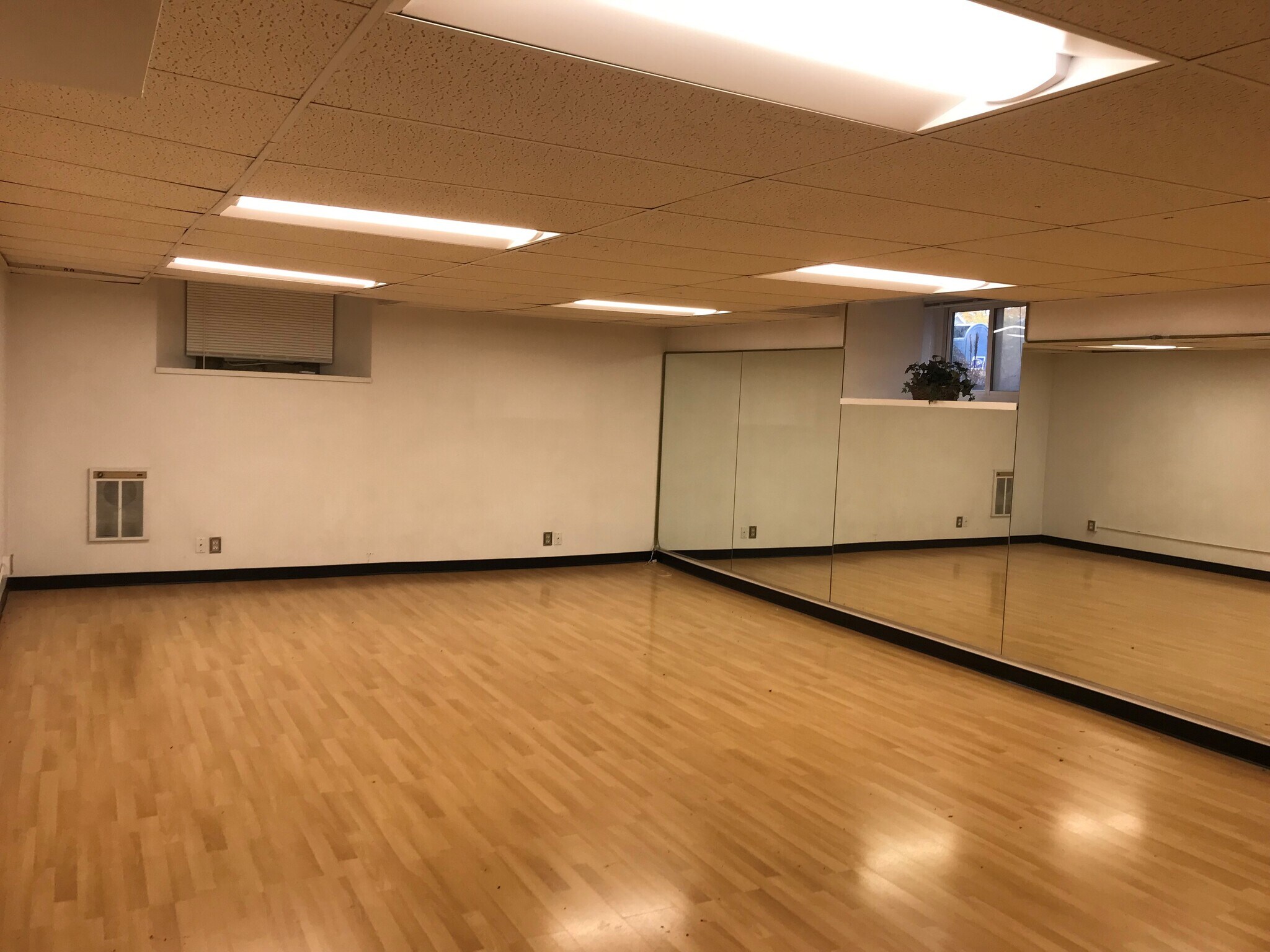 7 Wells St, Saratoga Springs 12866 OfficeRetail for Rent