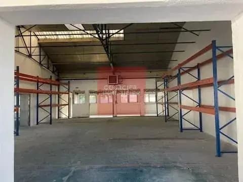Location Entrepôt 315 m²