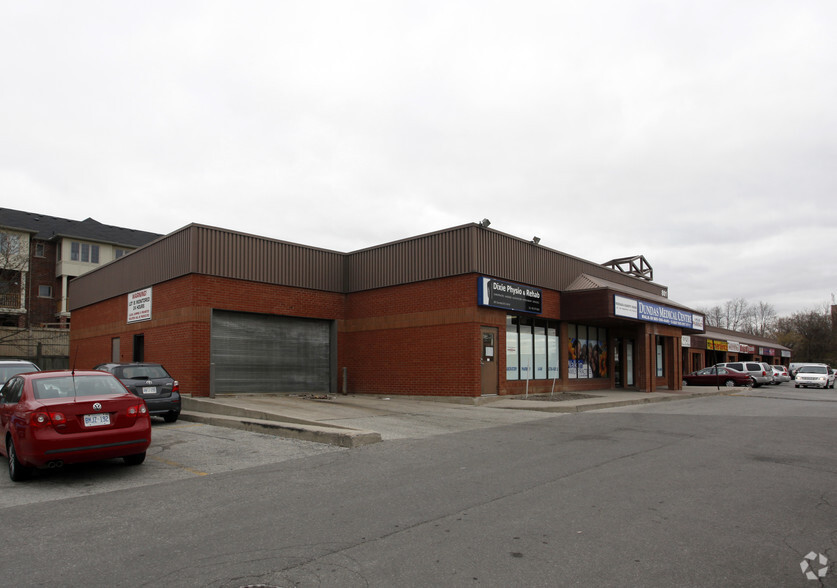 801 Dundas St E, Mississauga, ON for rent - Building Photo - Image 3 of 6