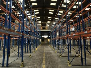 Industrial in Villeneuve-la-Garenne to rent Interior Photo- Image 1 of 9