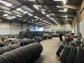 Sandbeds Trading Estate, Ossett for rent Interior Photo- Image 2 of 2