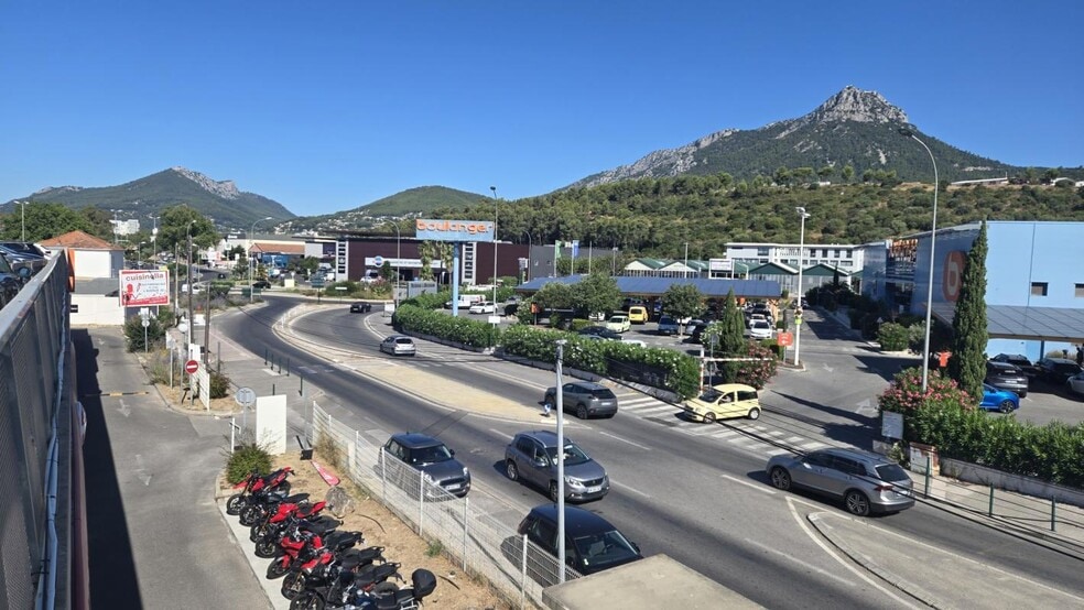 Retail in La Garde to rent - Aerial - Image 3 of 7