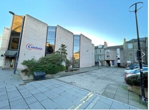 S Saint John's Pl, Perth to rent Building Photo- Image 2 of 3