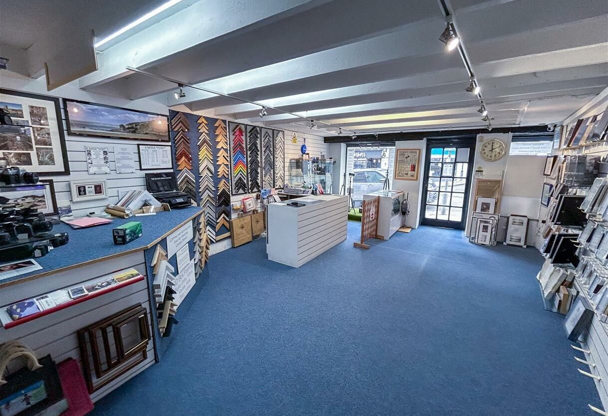 42 High St, Haverfordwest to rent Interior Photo- Image 1 of 4