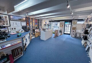 42 High St, Haverfordwest to rent Interior Photo- Image 1 of 4