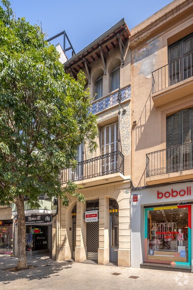 Plaça Olles, 12, Granollers, Barcelona to rent - Building Photo - Image 3 of 3