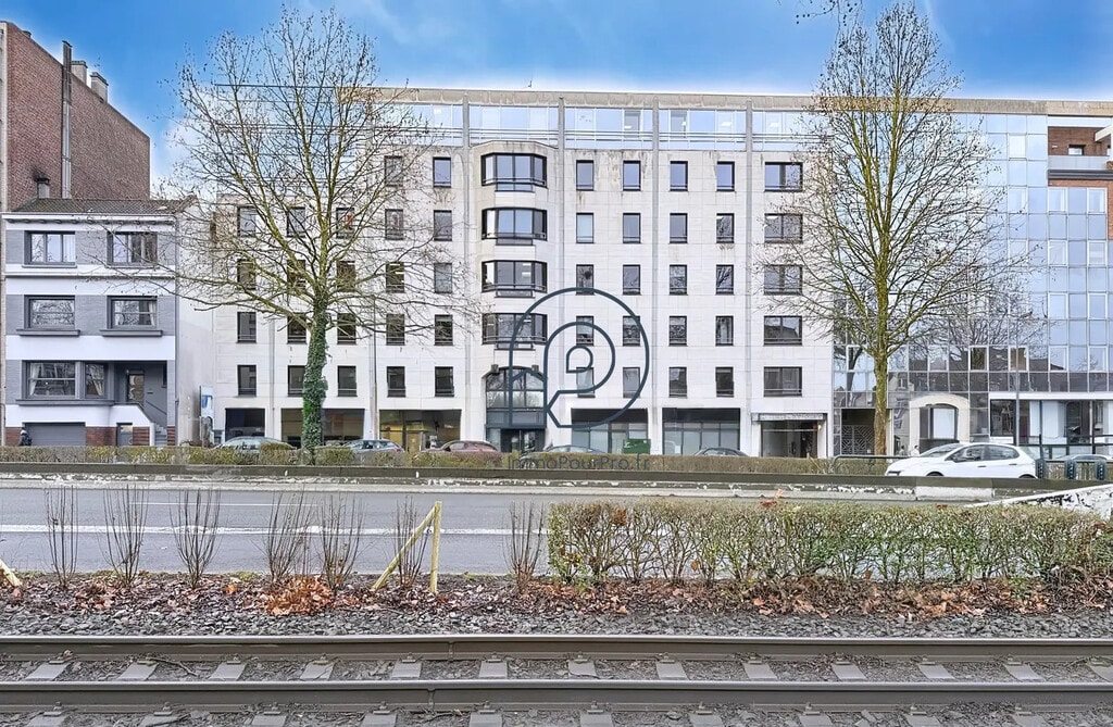Vente Bureaux 156 m² - Photo 1