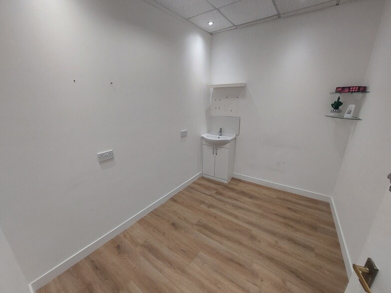 37 Dumbarton Rd, Stirling to rent - Building Photo - Image 3 of 5