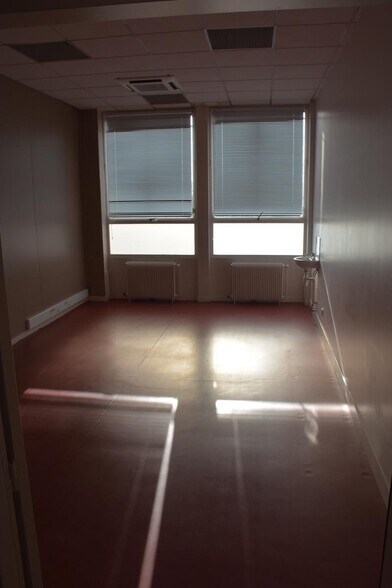 5 Avenue Georges Bataille, Le Plessis-Belleville to rent - Interior Photo - Image 3 of 6