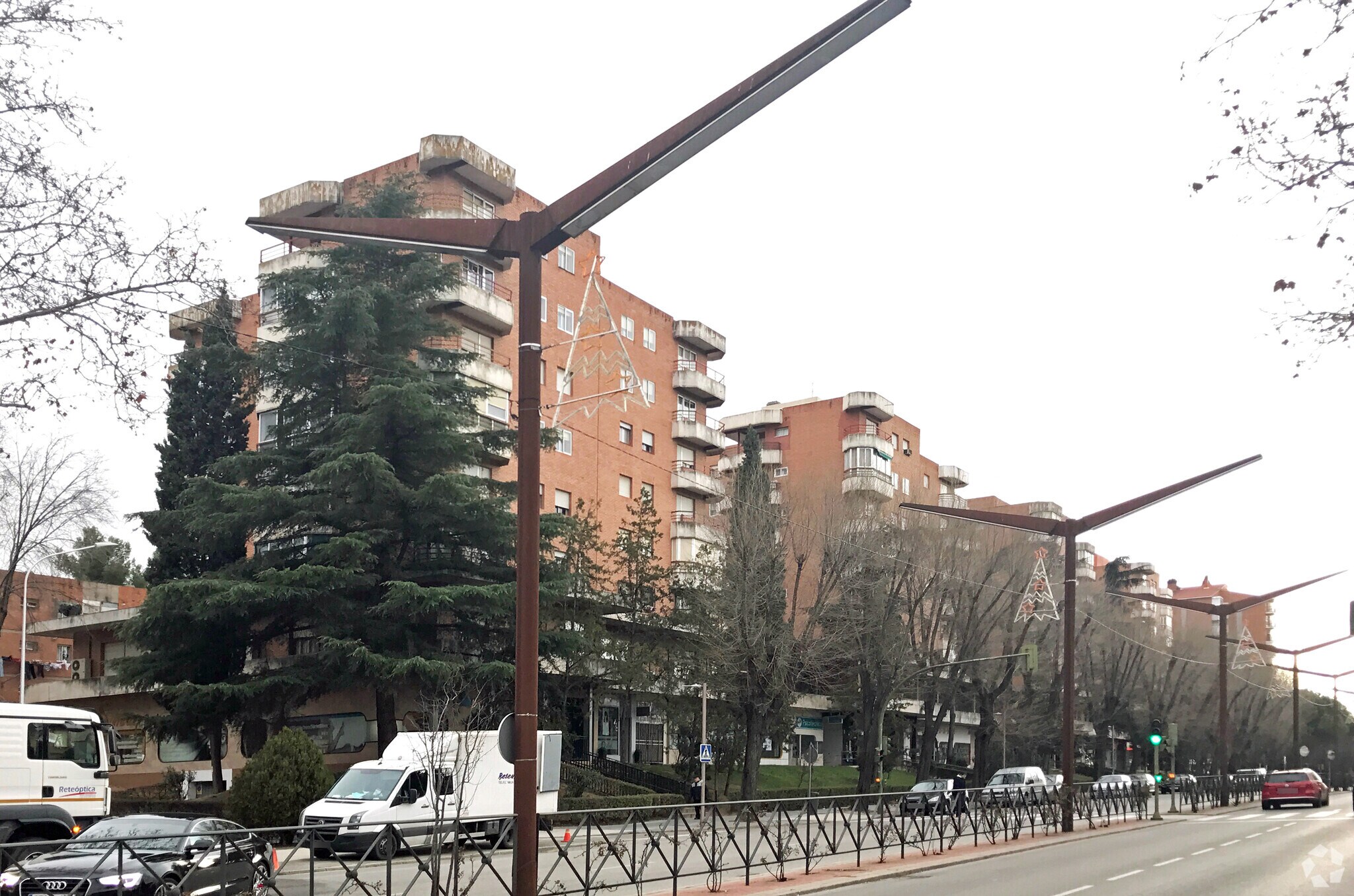 Retail in Guadalajara, Guadalajara to rent Primary Photo- Image 1 of 3