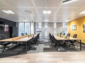 4 St. Pauls Sq, Liverpool to rent Interior Photo- Image 1 of 3