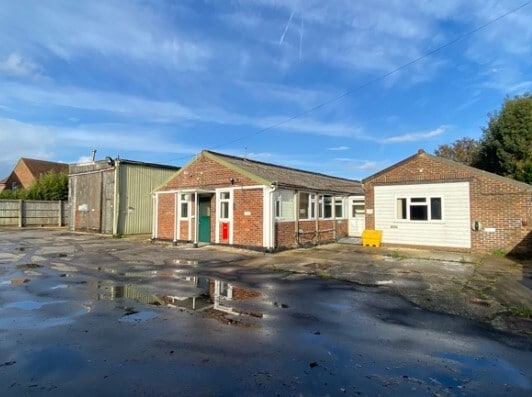 Main Rd, Birdham to rent - Primary Photo - Image 1 of 2