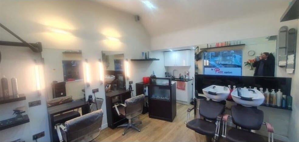 211 Trysull Rd, Wolverhampton for sale - Interior Photo - Image 2 of 3