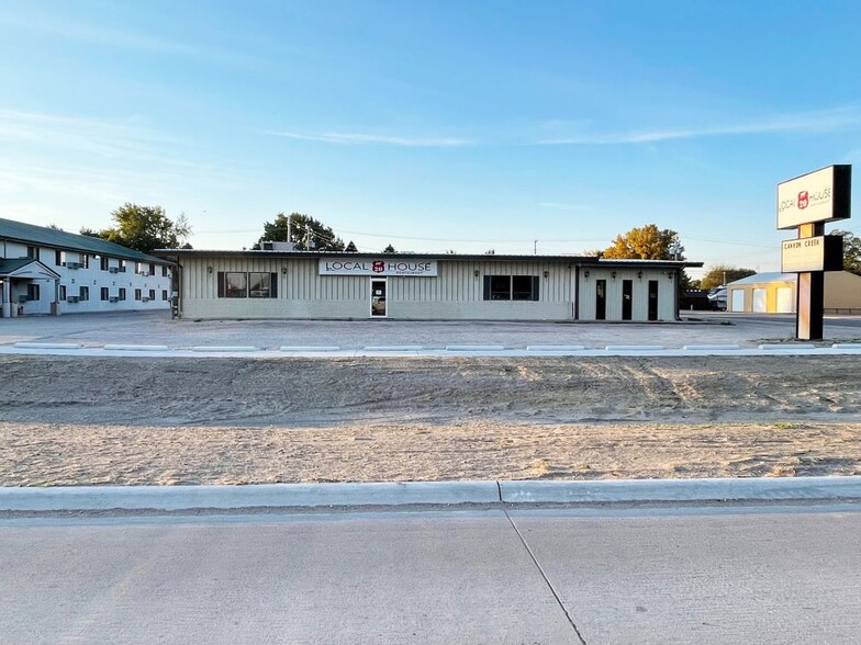 1013 E 4th St, Ainsworth, NE for sale - Building Photo - Image 2 of 39