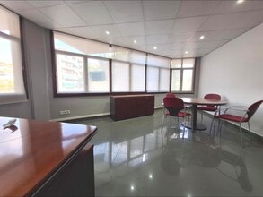 Retail in Barberà del Vallès, Barcelona to rent Interior Photo- Image 2 of 18