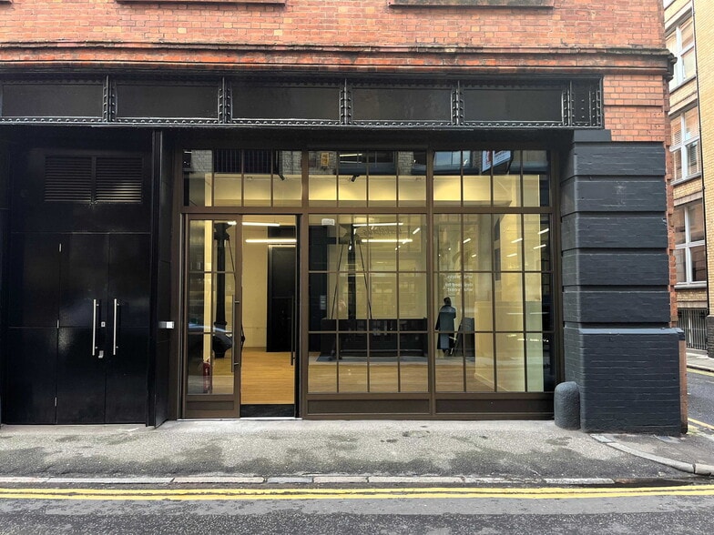 10 Northburgh St, London to rent - Building Photo - Image 2 of 21