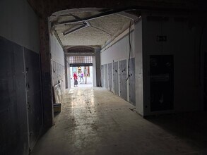 Retail in Vilanova i la Geltrú, Barcelona to rent Interior Photo- Image 1 of 4