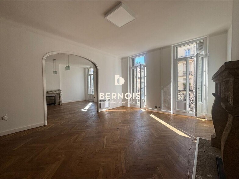 Office in Toulon to rent - Interior Photo - Image 2 of 6