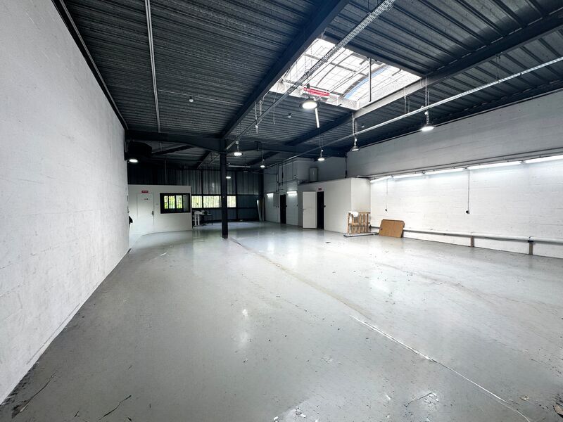 Office in Pantin to rent Interior Photo- Image 1 of 7